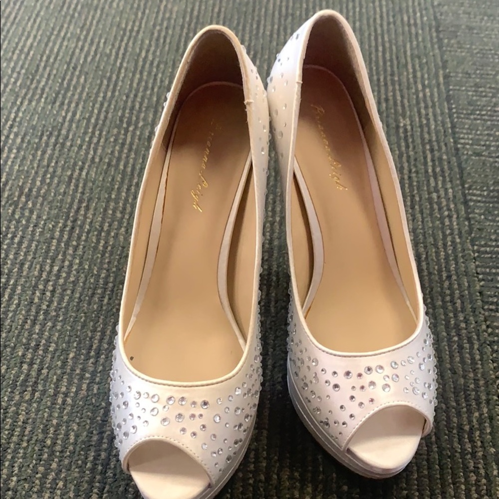 High heels - Picture 3 of 3